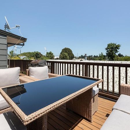 Convenient Family Bach With Easy Access To Blake Park The Beach And Downtown Mount Maunganui Bagian luar foto
