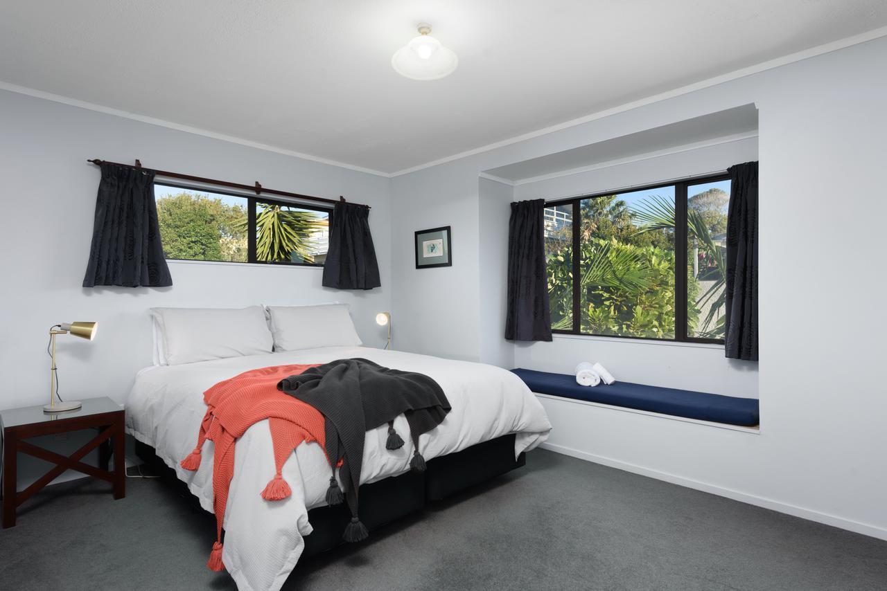 Convenient Family Bach With Easy Access To Blake Park The Beach And Downtown Mount Maunganui Bagian luar foto