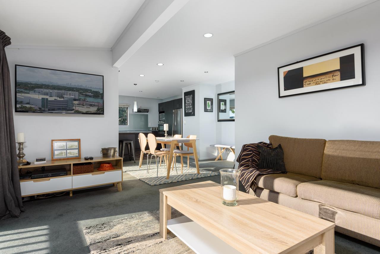 Convenient Family Bach With Easy Access To Blake Park The Beach And Downtown Mount Maunganui Bagian luar foto