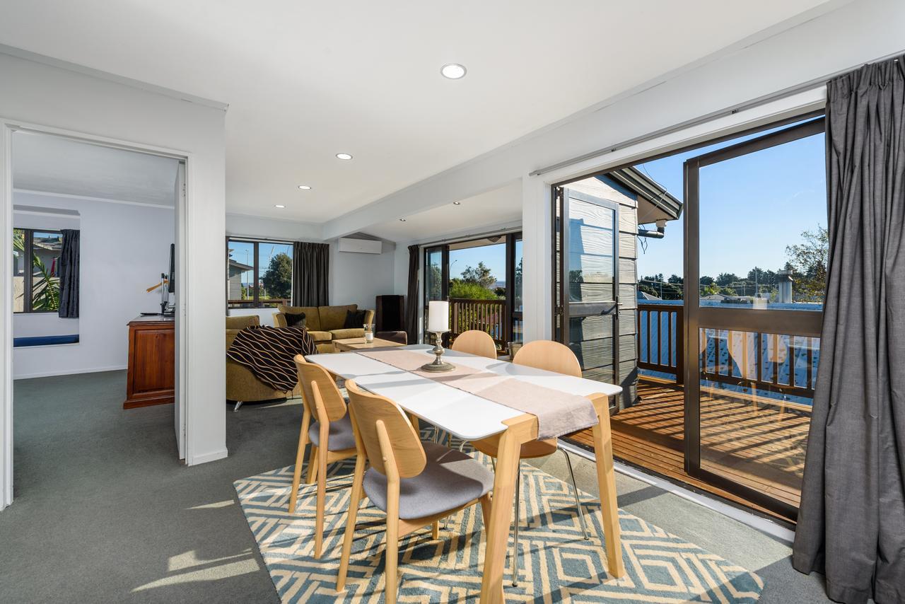 Convenient Family Bach With Easy Access To Blake Park The Beach And Downtown Mount Maunganui Bagian luar foto