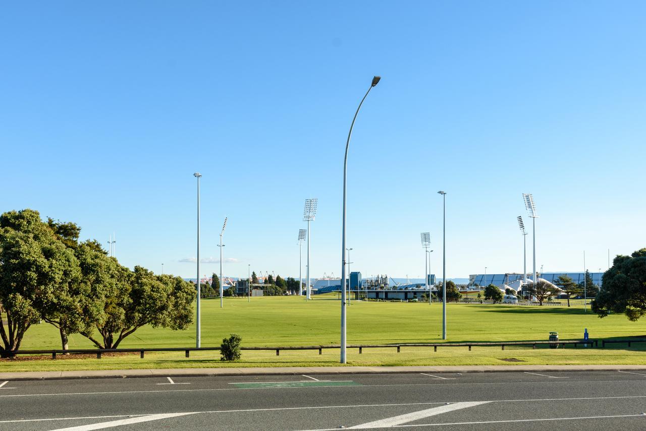 Convenient Family Bach With Easy Access To Blake Park The Beach And Downtown Mount Maunganui Bagian luar foto